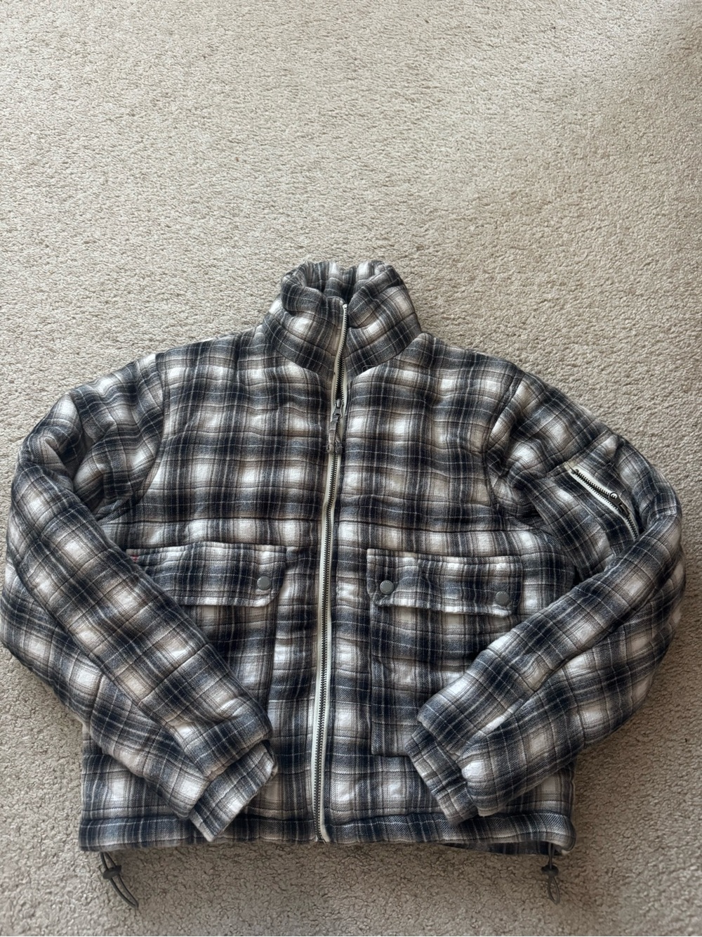 Urban Outfitters black and white plaid cropped puffer jacket size XS